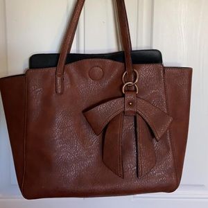 Vegan leather tote bag